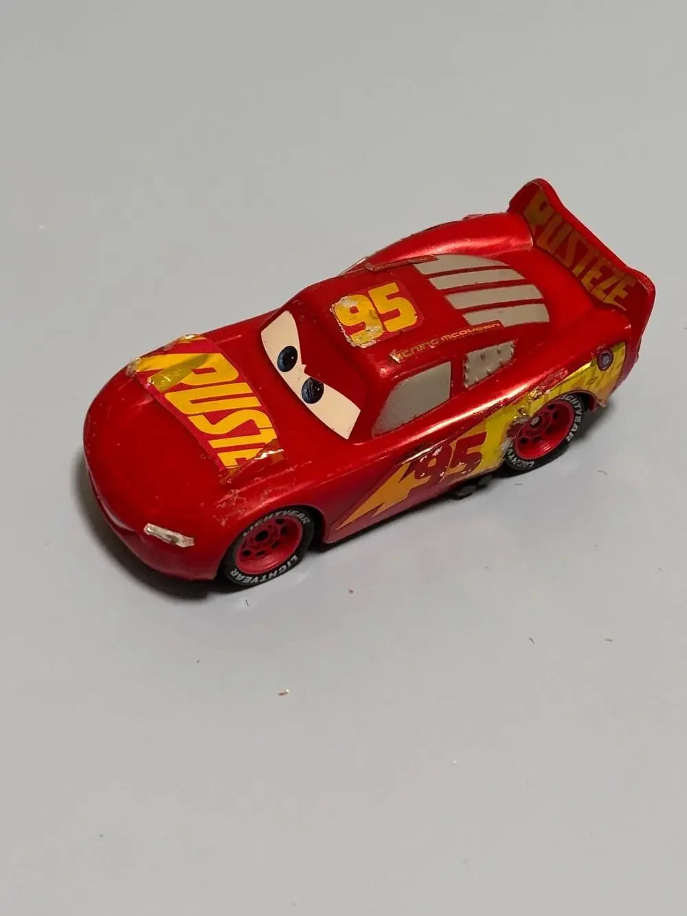Disney Pixar Cars Lightning McQueen Rust Eze 95 Red Gold Shiny 2016 Mattel